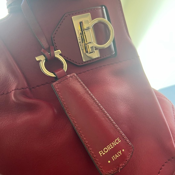 Salvador Ferragamo red leather bag - excellent condition + dust bag - Picture 7 of 10